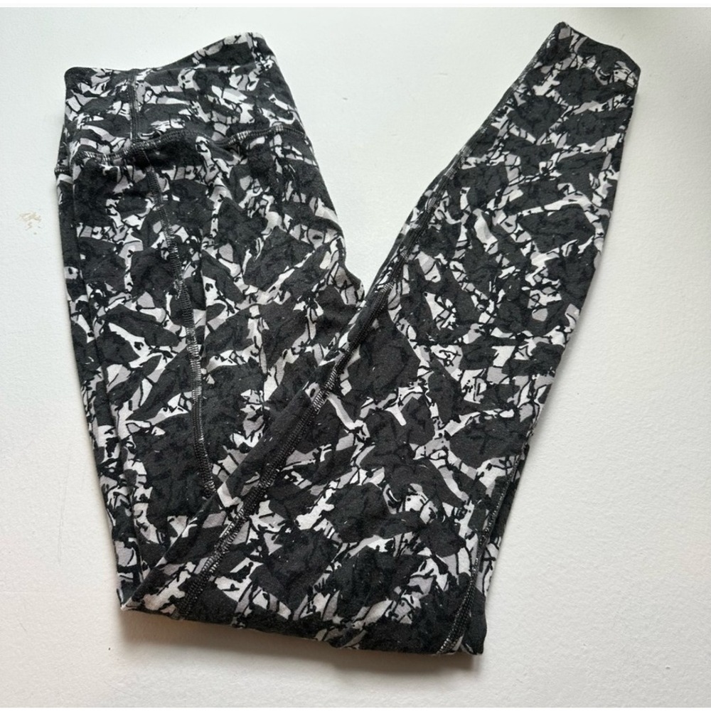 Nike Dri-FIT Legend Leggings Women's Small Black White Fitness Athletic Running